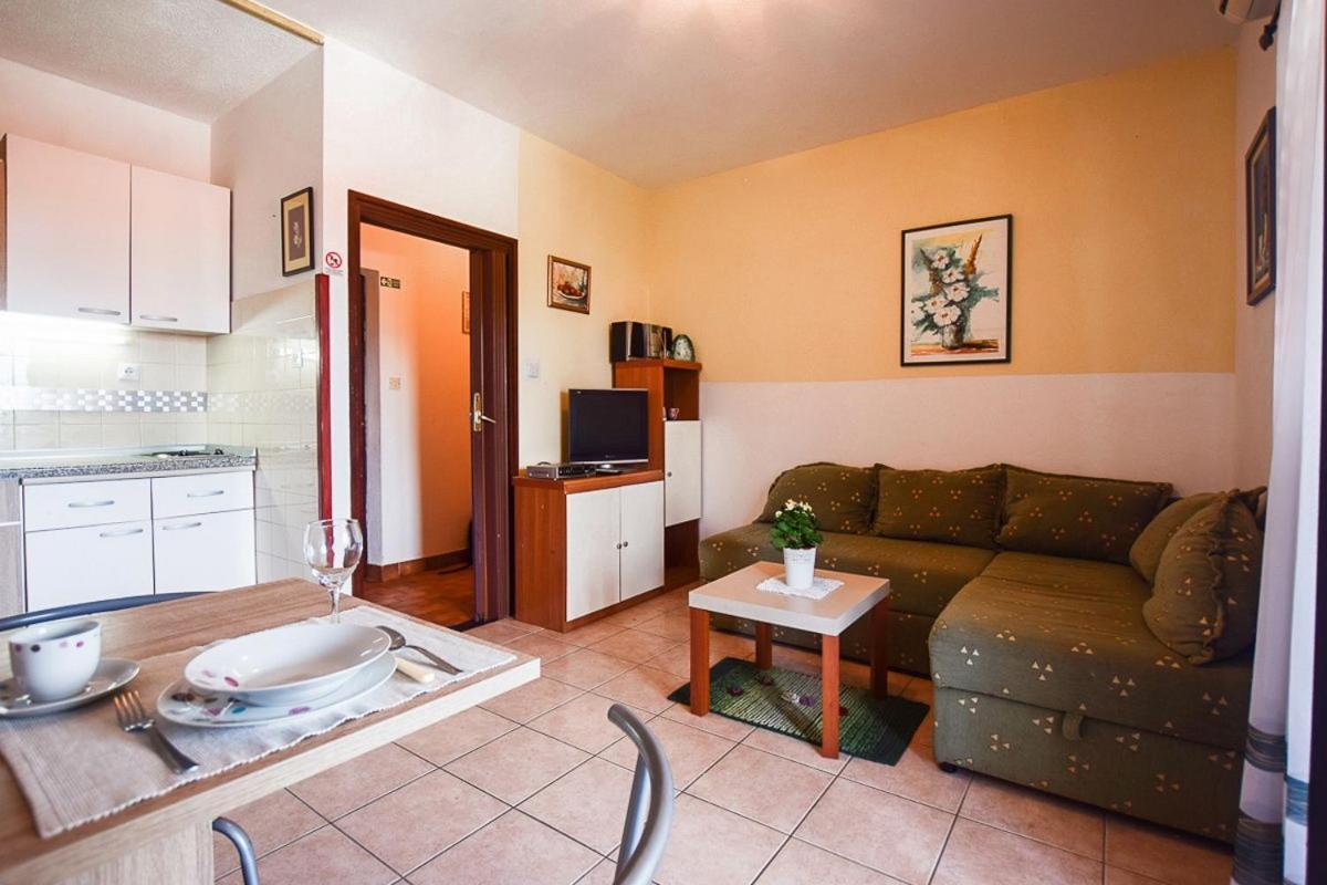 Apartments Derado Супетар Экстерьер фото